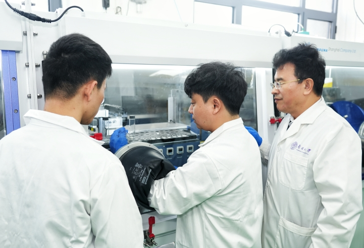 南開(kāi)化學(xué)趙慶、陳軍團(tuán)隊(duì)Nature發(fā)表超高比能電池領(lǐng)域重要突破